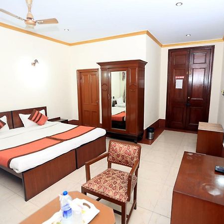 Ymca Seacom Inn โกลกาตา ภายนอก รูปภาพ