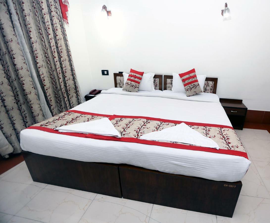 Ymca Seacom Inn โกลกาตา ภายนอก รูปภาพ