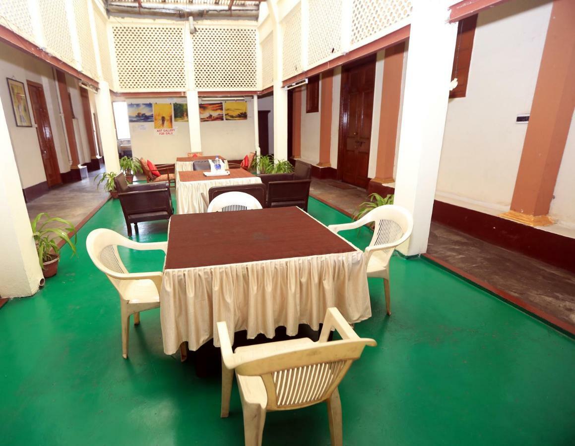 Ymca Seacom Inn โกลกาตา ภายนอก รูปภาพ